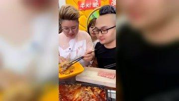 娱乐吃瓜酱摸鱼,揭秘摸鱼背后的趣味生活